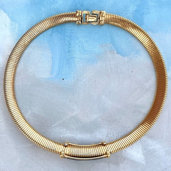 80s Vintage MONET Necklace 22K Gold Plated Flex Collar w/ Black Enamel Signed - Picture 4 of 7